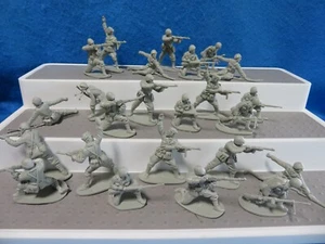 WWII Italian infantry 24 toy soldiers in 6 poses Classic Toy Soldiers, 1/32 - Picture 1 of 5