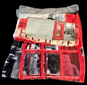 LONDON Red Phone Booth ENGLAND Photo-Real Throw Fleece Blanket 50" x 60" NWT - Picture 1 of 8