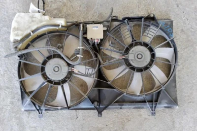 Conjunto de ventilador de refrigeración Toyota Sienna 2011-2016 3,5 L Foto 1 de 3