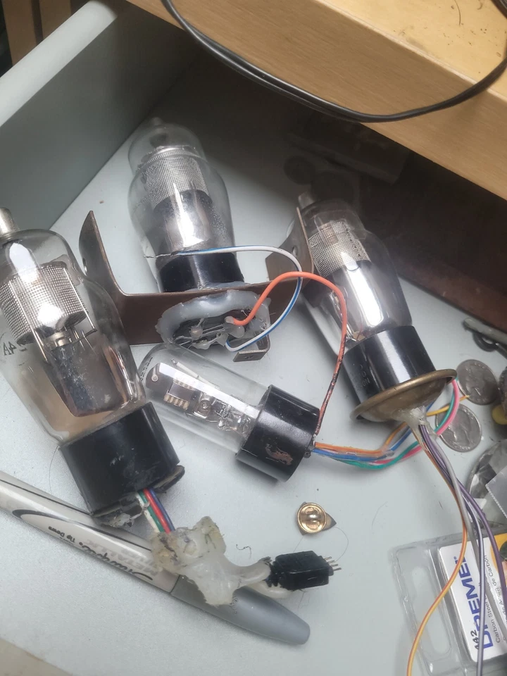 Tubo de vacío preamplificador tu eliges color LED luz nocturna 1 por pedido Foto 1 de 1