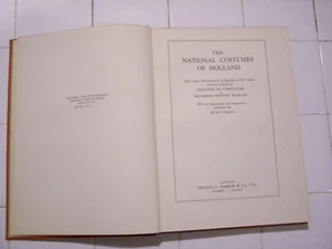 RARE 1932 THE NATIONAL COSTUMES OF HOLLAND 50 VINTAGE PRINTS & LITHOGRAPHS    - Imagen 1 de 12