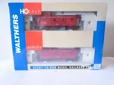 Walthers Ho 932-27512, 30' Wood Caboose 2-Pack, North Shore Line - Image 1 of 4