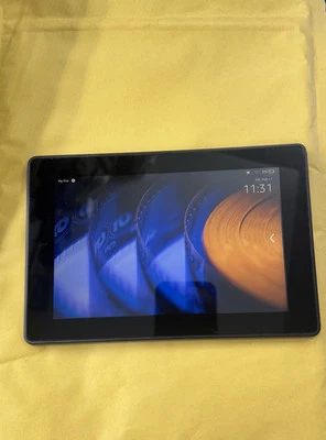 Amazon Kindle Fire HD 3rd Gen P48WVB4 Tablet Black Bundle - Image 1 of 4