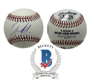 Fashion Designer Calvin Klein Signed Autographed MLB Baseball Beckett BAS COA - Picture 1 of 6