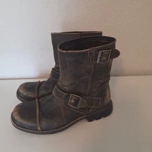 UGG Rockville Herren Braun Abgenutzt Leder Sherpa Gefüttert Zum Überziehen Stiefel 9-3045 - Bild 1 von 8