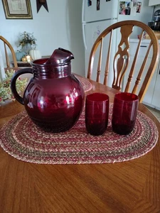 1960er Anchor Hocking Royal Ruby Eislippenkrug & 2-4" Saftgläser - Bild 1 von 9