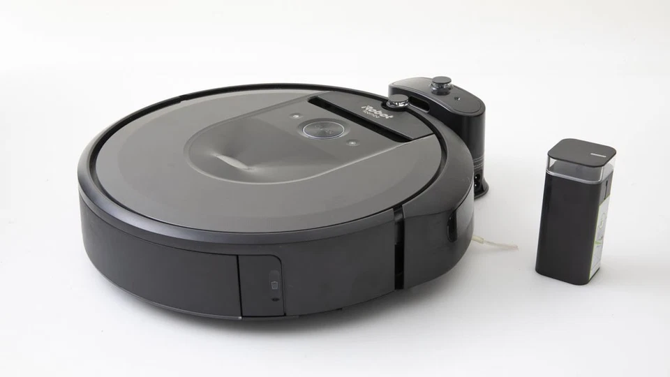 iRobot i715840 Roomba i7 Roboterstaubsauger Polycarbonate Schwarz Silber - Bild 1 von 1
