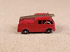 OLD VINTAGE LESNEY MATCHBOX # 9 MERRYWEATHER MARQUIS FIRE ENGINE - Imagen 1 de 6