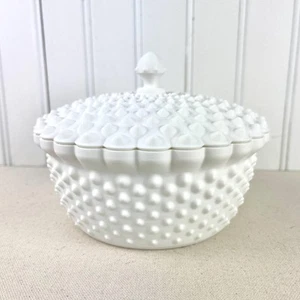 Cuenco con tapa Hobnail blanco, cuenco decorativo con borde festoneado, inspirado en la colección - Imagen 1 de 10