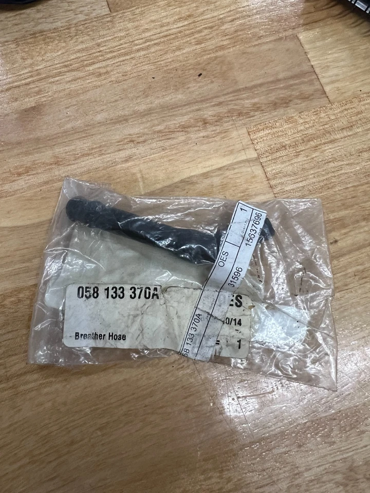 058-133-370 A Manguera de vacío genuina VW Audi para A4 Quattro Volkswagen Passat 00-05 Foto 1 de 1