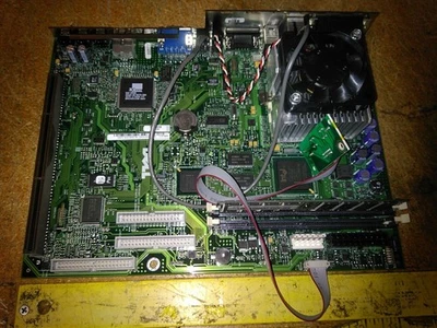 Placa madre Dell OptiPlex GX110 de escritorio 0002TR Pentium III 733 MHz 256 MB  Foto 1 de 4