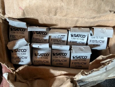 Satco 13W T5 Cool White Mini Bi-Pin Base F13T5/CW Lamp S1906 (Box of 9) - Image 1 of 2