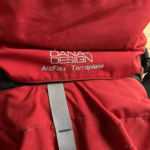 Mochila de senderismo Dana Design Arcflex Terraplane roja mediana campamento de colección - Imagen 1 de 10