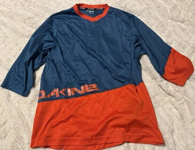 Camiseta Dakine manga curta tamanho M (usada) - Imagem 1 de 3