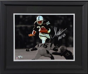 Marcus Allen Las Vegas Raiders FRMD Signed 11x14 Spotlight Photo with HOF 03 Ins - Picture 1 of 1