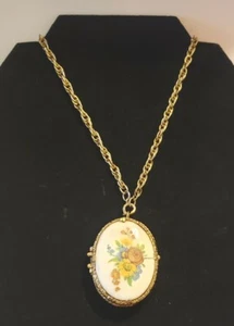 Vintage Medaillon Anhänger Halskette offen mit süßem Geruch massiv Parfüm goldfarben. - Bild 1 von 16