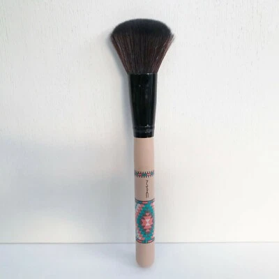 MAC "Vibe Tribe Collection" Powder / Blush Brush, Full Size, Brand New!  - Image 1 of 4