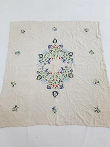 Vintage schöne handbestickte Tischdecke mit Blumen 135 x 120 cm - Bild 1 von 13