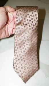 VTG KENNETH COLE BEIGE  SILK TIE NWT 3 1/4" WIDE - Picture 1 of 4