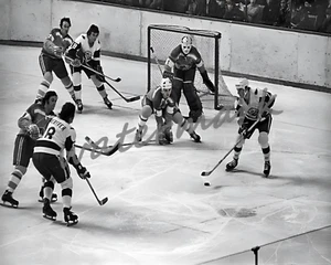 WHA 1973 Quebec Nordiques vs Hartford Whalers Spiel Action 8 x 10 Foto Bild - Bild 1 von 1