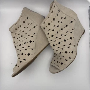 Michael Kors Uma Wedges Open Toe Ankle Boots Cement Suede Back Zip Size 8M NWOB - Picture 1 of 8