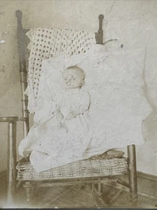 Early Photo Of Small Child - Likely Postmortem - Picture 1 of 5