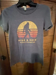 CRYPTID LIEBHABER!! Damen T Shirt Sasquatch - Bild 1 von 3