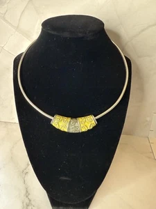 catena cerchio argento con scivolo disegno smalto verde lime e verde salvia - Foto 1 di 5