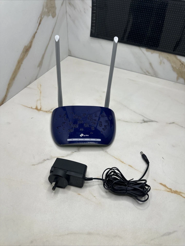 TP-LINK TD-W9970 300 Mbps 4 Port 100 MBPS VDSL/ADSL NBN Ready Wireless Router - image 1 of 4