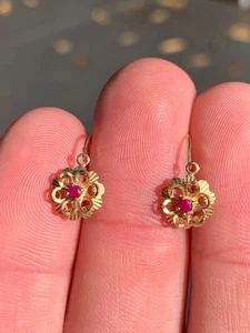 18ct gold ruby earrings vintage - Picture 1 of 7