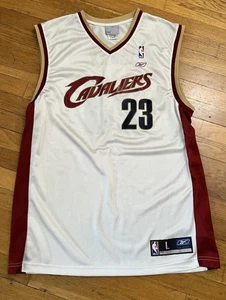 Reebok Team Apparel NBA Cleveland Cavaliers #23 Lebron James weiß Trikot Gr. L - Bild 1 von 8