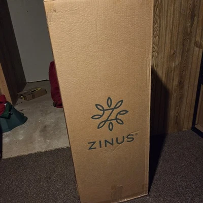 Colchón de espuma viscoelástica Zinus 12" Twin XL en una caja Foto 1 de 2