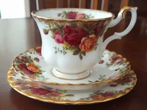 ROYAL ALBERT UK OLD COUNTRY ROSES TRIO FIRST QUALITY c1962-74 #pp - Foto 1 di 5