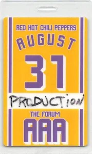 Variante laminada Red Hot Chili Peppers amarillo acceso a todas las áreas producción - Imagen 1 de 2