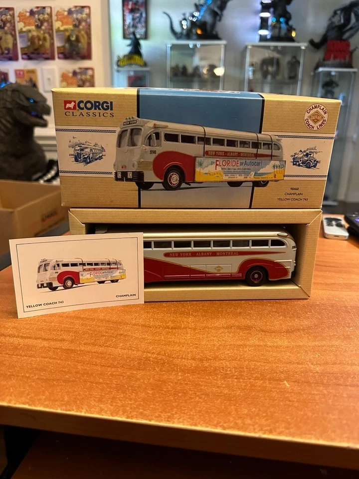 Corgi Classics 98468 Yellow Coach 743 Champlain 1:50 Diecast Bus NIB - Image 1 of 3