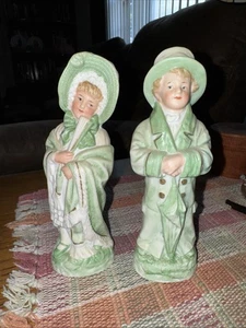 Lotto coppia figurine vintage porcellana tedesca Gebruder Heubach Schutz marca Dep ragazzo ragazza - Foto 1 di 5