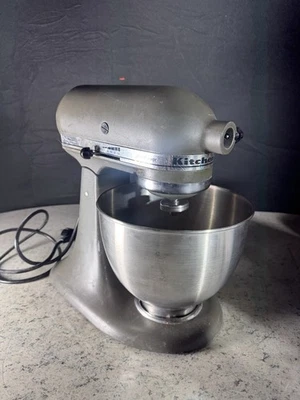 KitchenAid Artisan 5KSM90 4.8L Stand Mixer, Stainless Bowl Motor Dreht (6902) - Bild 1 von 4
