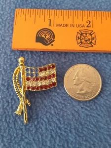 Broche Bandera Vintage Tono Dorado Rojo Blanco Y Azul Estrás - Imagen 1 de 5