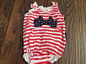 Mono de una pieza rojo blanco y azul para niña 4 de julio nuevo con etiquetas talla 9M - Imagen 1 de 2