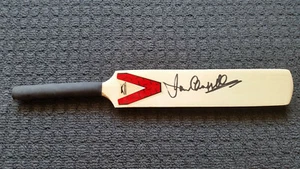 SIGNED IAN CHAPPELL MINI SLAZENGER CRICKET BAT AUSTRALIA TEST CAPTAIN LEGEND - Picture 1 of 4