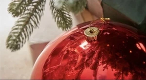 Giant Red Christmas Bauble 30cm Shatterproof Tree Ornament Indoor Festive Deco - Picture 1 of 2