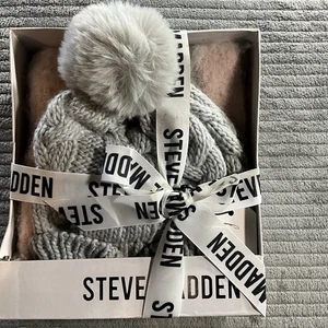Damen Steve Madden Mütze & Schal Set Grau/Rosa Neu mit Etikett - Bild 1 von 7