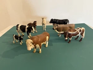Vintage Lot of 8 Schleich Horse Cow and Bull Figures Farm Ranch Germany - Foto 1 di 12