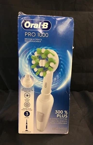 Oral B Pro 1000 Spazzolino Elettrico Ricaricabile, Bianco - Foto 1 di 9