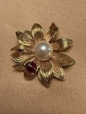 Vintage Gold Tone Anne Klein Daisy Enamel Ladybug Brooch Pin Flower Faux Pearl - Image 1 of 4