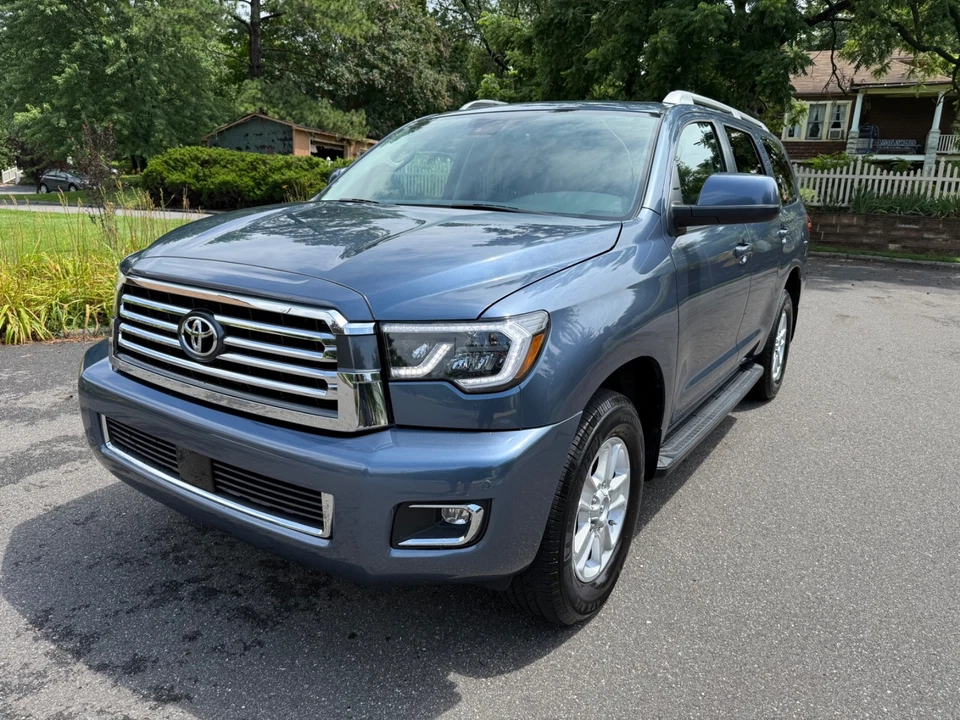 2018 Toyota Sequoia SR5 5.7L 4WD ONLY 47K MILES SHARP - Image 1 of 4