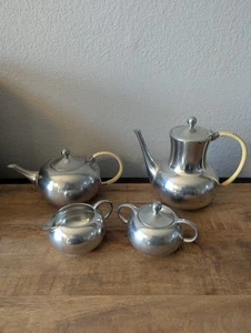 Pewter Royal Holland Coffee and Tea Set Creamer Sugar Signed KMD Made In Holland - Picture 1 of 13