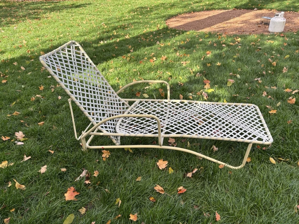 Marrón Jordan estilo Tamiami patio, terraza, piscina persecución sillón.  Foto 1 de 4