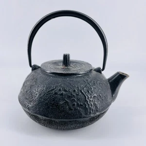 Antique Japanese cast iron Bamboo Pine & Blossom Tetsubin teapot - Picture 1 of 9
