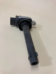 Genuine OEM Spare NEW Mitsubishi 380 Ignition Coil 1832A015 Bosch Germany - Picture 1 of 4